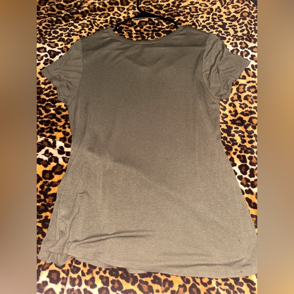 Forest green really soft T-shirt - Picture 2 of 2